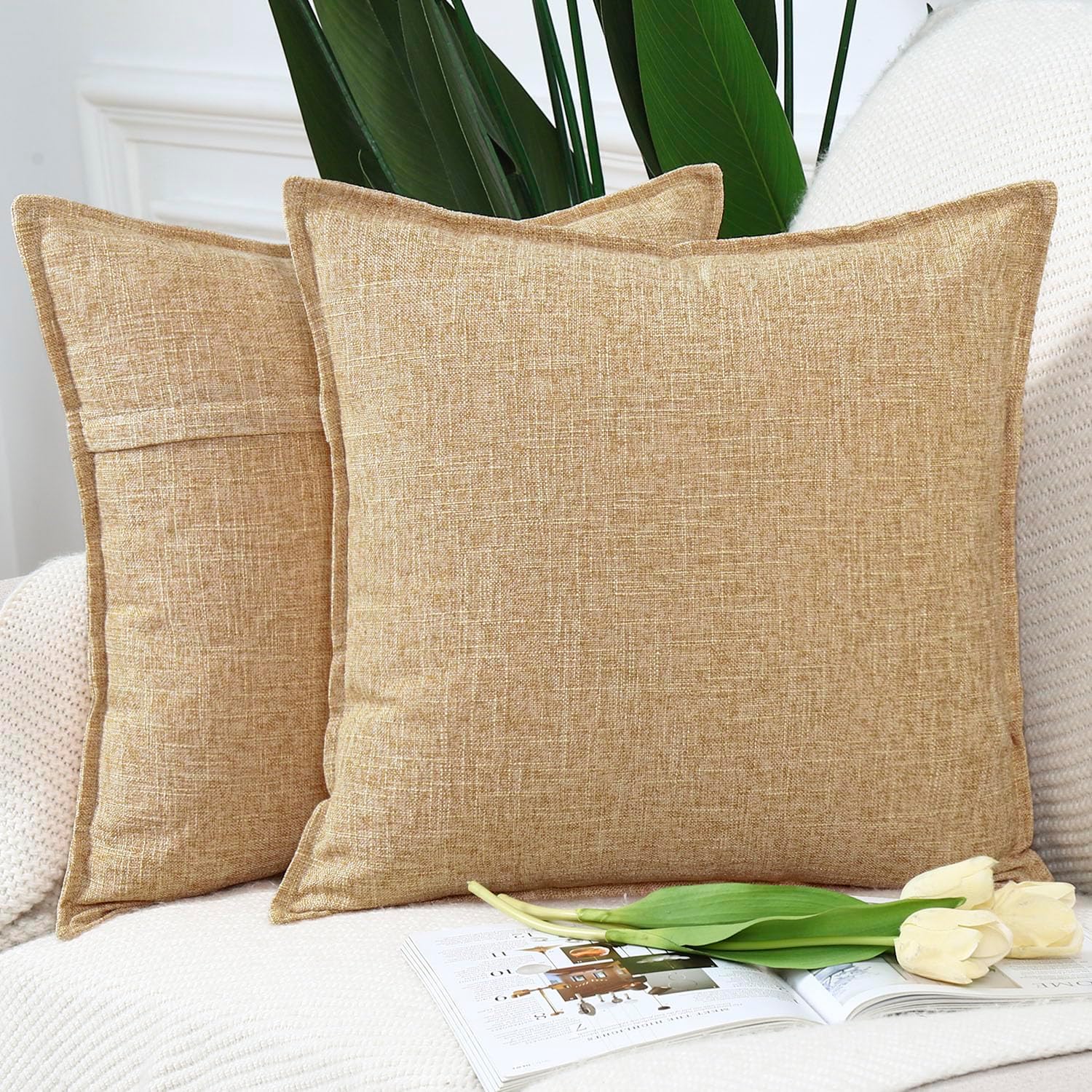 Fundas de cojín beige para sofá minimalista